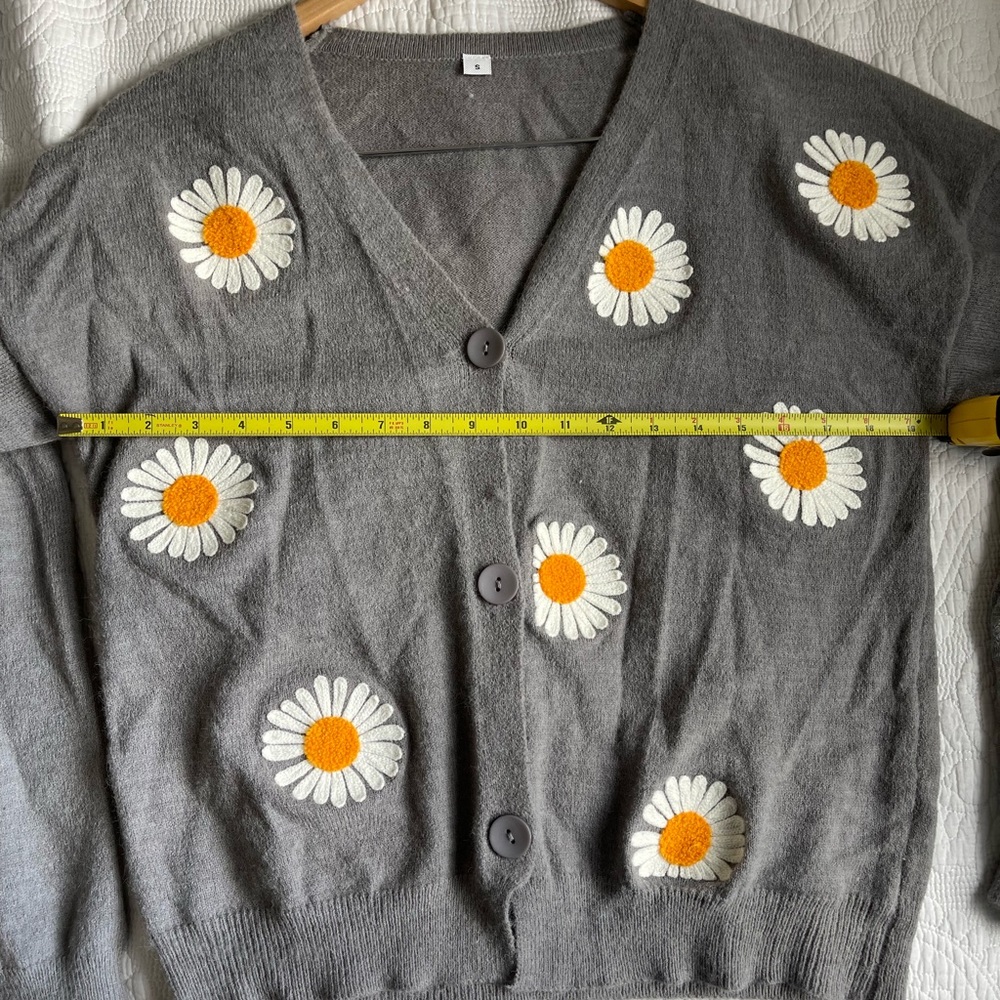 Women’s Warm Daisy Flower Cardigan Sweater Long Sleeve V-Neck Cropped Size S - Picture 6 of 9